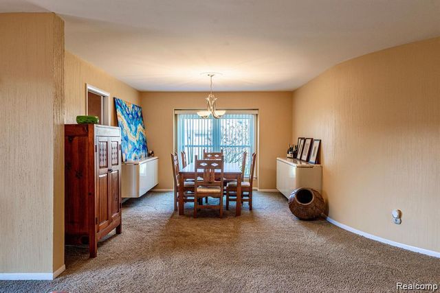 4426 Knightsbridge Lane, West Bloomfield, MI 48323