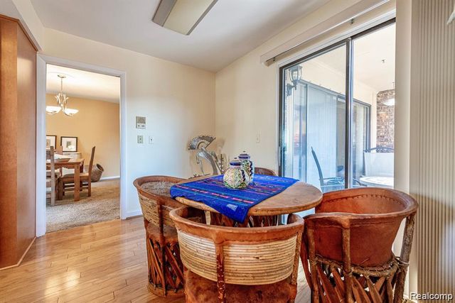 4426 Knightsbridge Lane, West Bloomfield, MI 48323