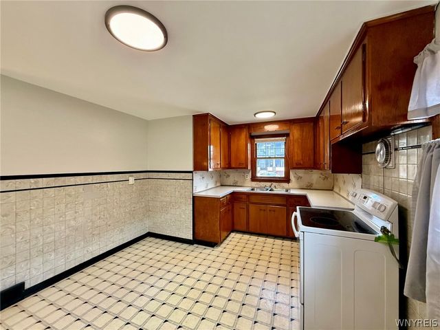 1157 La Salle Avenue, Niagara Falls, NY 14301