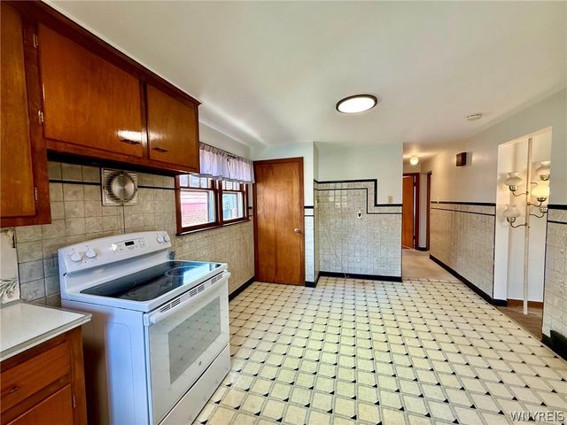 1157 La Salle Avenue, Niagara Falls, NY 14301