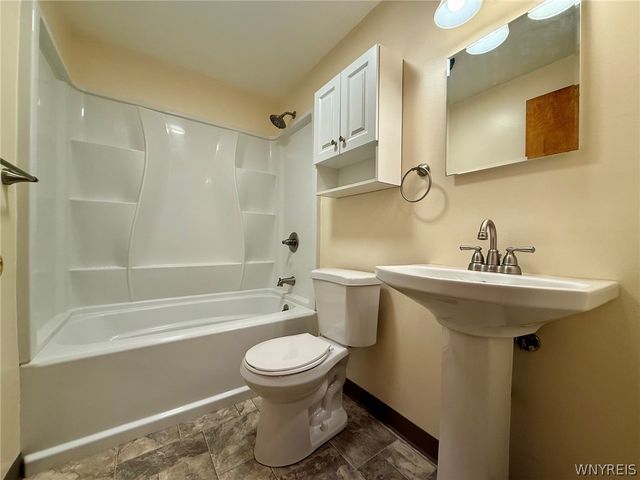 1157 La Salle Avenue, Niagara Falls, NY 14301