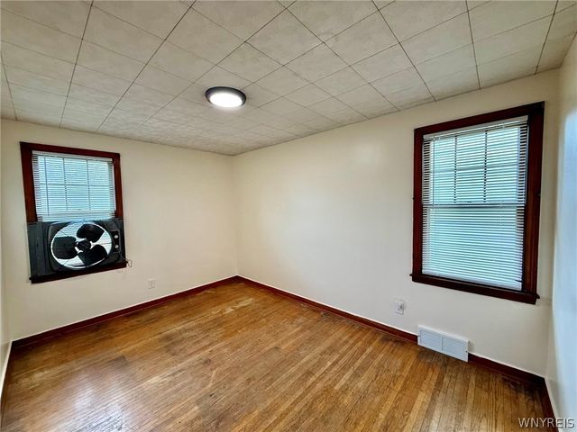 1157 La Salle Avenue, Niagara Falls, NY 14301