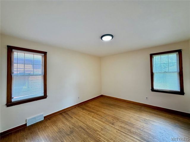 1157 La Salle Avenue, Niagara Falls, NY 14301