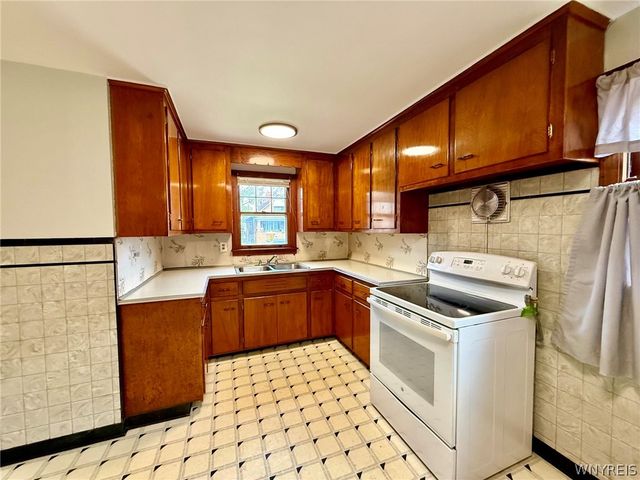 1157 La Salle Avenue, Niagara Falls, NY 14301