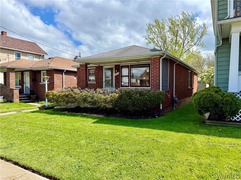 1157 La Salle Avenue, Niagara Falls, NY 14301