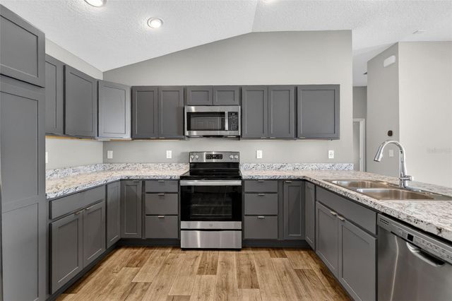 5608 MINDY PLACE, The Villages, FL 32163