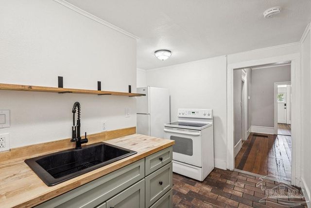 600 E Jackson St, Pensacola, FL 32501