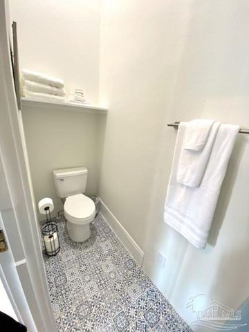 600 E Jackson St, Pensacola, FL 32501