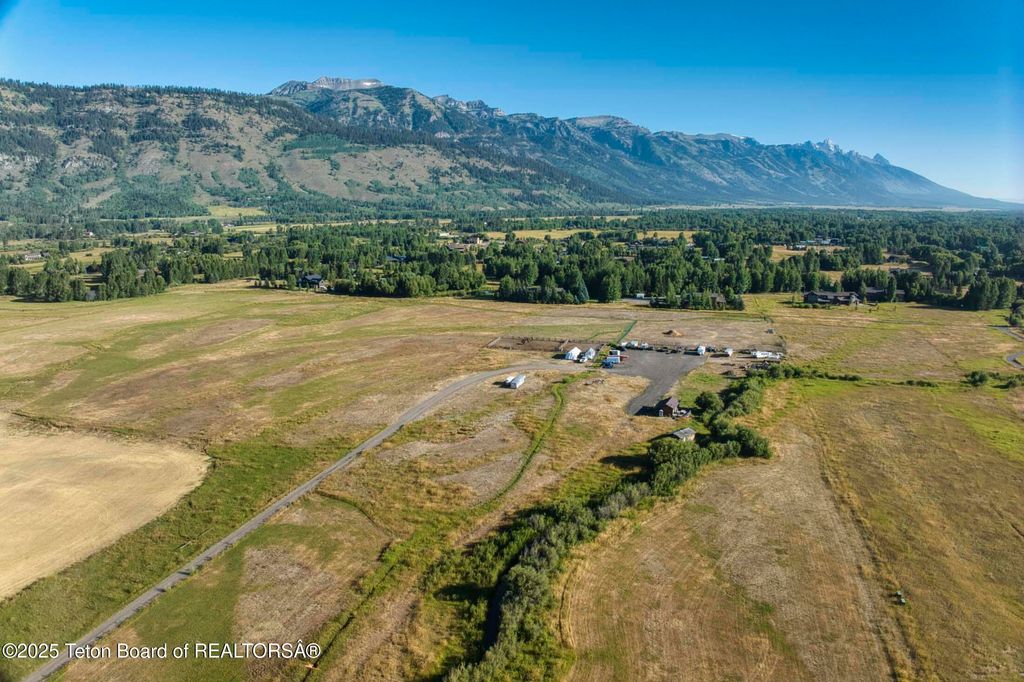 4585 W HIGHWAY 22, Wilson, WY 83014 photo 17