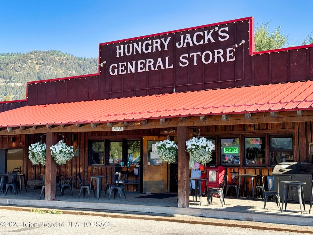 4585 W HIGHWAY 22, Wilson, WY 83014 photo 27