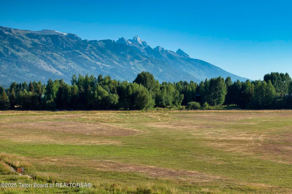 4585 W HIGHWAY 22, Wilson, WY 83014 photo 8