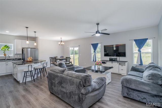 3025 Koch Lane, Washington, MO 63090