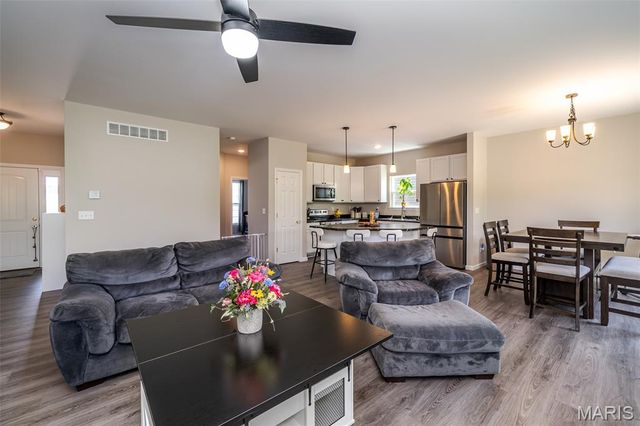 3025 Koch Lane, Washington, MO 63090