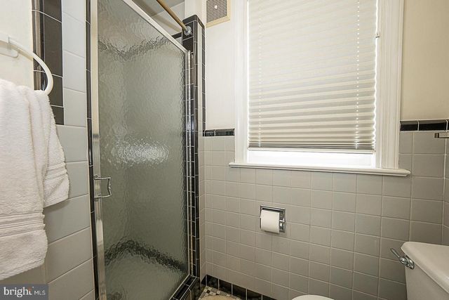 1504 WYNNEWOOD RD, Ardmore, PA 19003