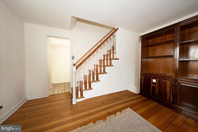 1504 WYNNEWOOD RD, Ardmore, PA 19003