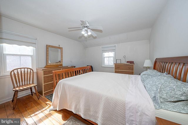 1504 WYNNEWOOD RD, Ardmore, PA 19003