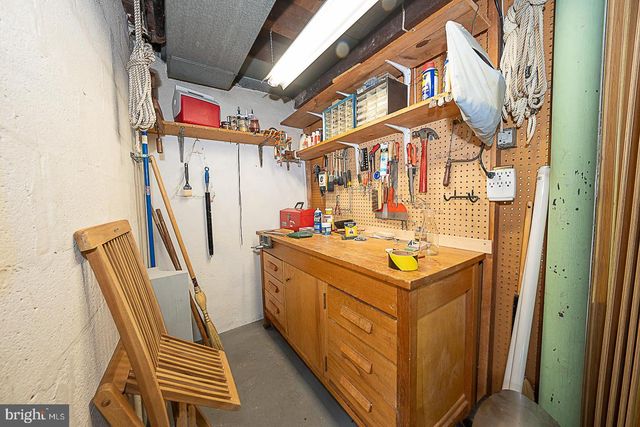 1504 WYNNEWOOD RD, Ardmore, PA 19003