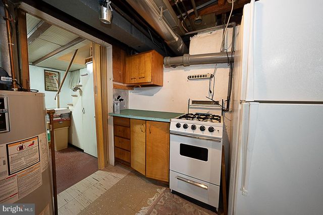 1504 WYNNEWOOD RD, Ardmore, PA 19003