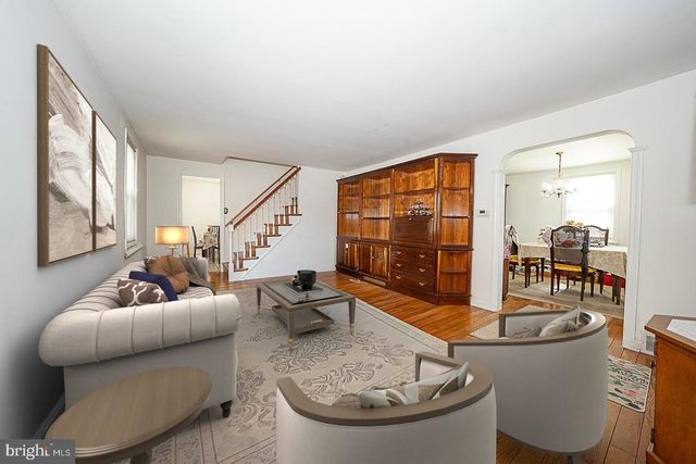 1504 WYNNEWOOD RD, Ardmore, PA 19003