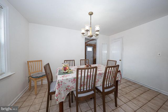 1504 WYNNEWOOD RD, Ardmore, PA 19003