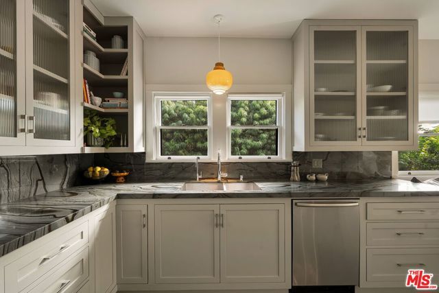 5163 Loleta Avenue, Los Angeles, CA 90041