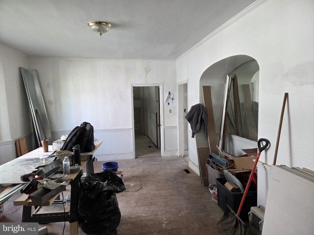 Image 5 of property listing at 2903 MOUNT HOLLY ST, Baltimore, MD 21216