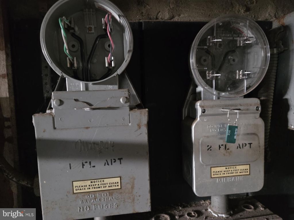 Image 6 of property listing at 2903 MOUNT HOLLY ST, Baltimore, MD 21216