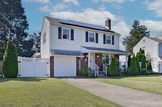 112 Elmwood Dr, Elmwood Park Boro, NJ 07407