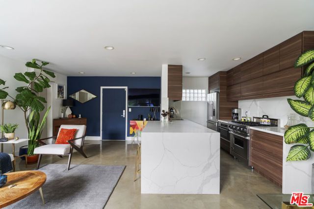 1145 Larrabee Street 9, West Hollywood, CA 90069