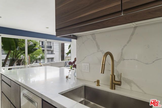 1145 Larrabee Street 9, West Hollywood, CA 90069