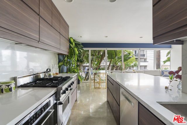 1145 Larrabee Street 9, West Hollywood, CA 90069