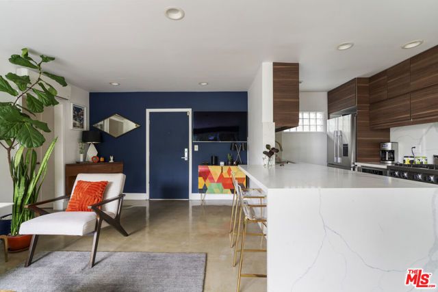 1145 Larrabee Street 9, West Hollywood, CA 90069