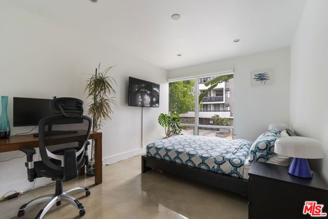 1145 Larrabee Street 9, West Hollywood, CA 90069