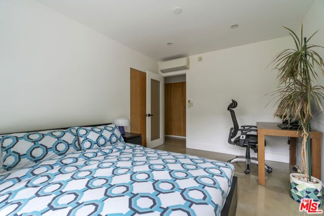 1145 Larrabee Street 9, West Hollywood, CA 90069