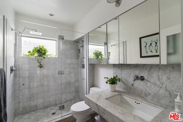 1145 Larrabee Street 9, West Hollywood, CA 90069