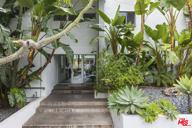 1145 Larrabee Street 9, West Hollywood, CA 90069