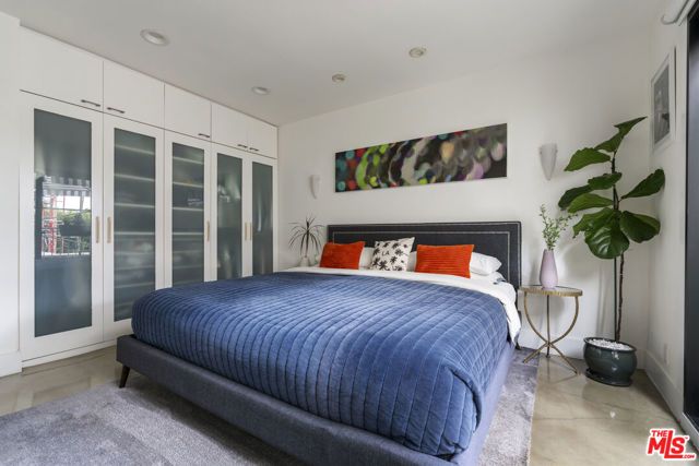 1145 Larrabee Street 9, West Hollywood, CA 90069