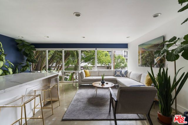 1145 Larrabee Street 9, West Hollywood, CA 90069