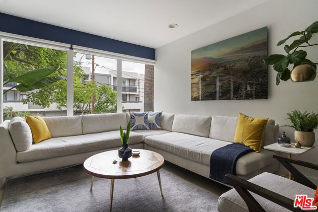 1145 Larrabee Street 9, West Hollywood, CA 90069