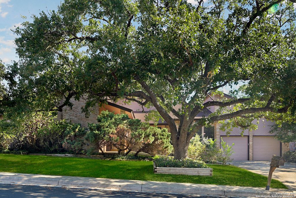 2927 Low Oak St, San Antonio, TX 78232