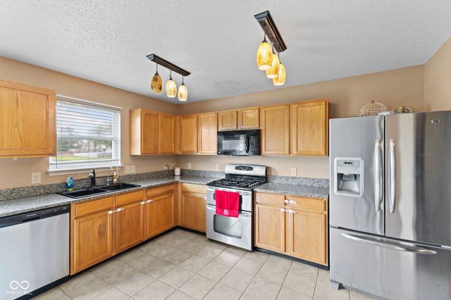 2230 Cedarmill Drive, Franklin, IN 46131