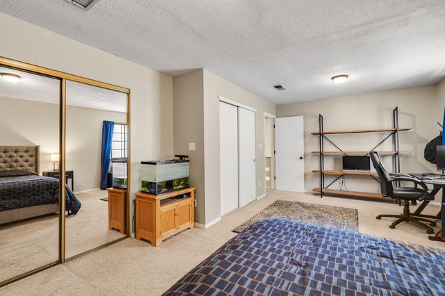 8035 Brittany Avenue NE, Albuquerque, NM 87109