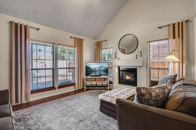 8035 Brittany Avenue NE, Albuquerque, NM 87109
