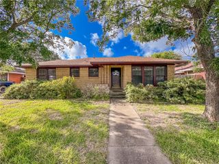 613 Brawner Pkwy, Corpus Christi, TX 78411