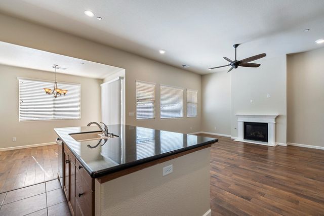 3764 Finchwood Avenue, Clovis, CA 93619