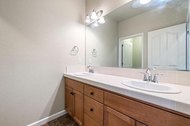 3764 Finchwood Avenue, Clovis, CA 93619