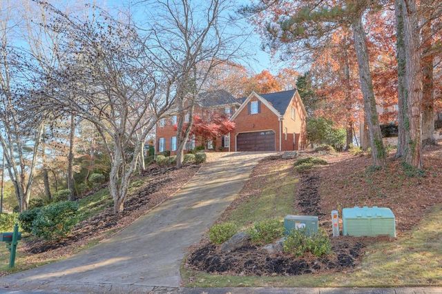 2039 Old Forge Way, Marietta, GA 30068