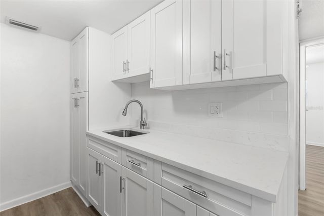 11025 2ND STREET E 8, Treasure Island, FL 33706