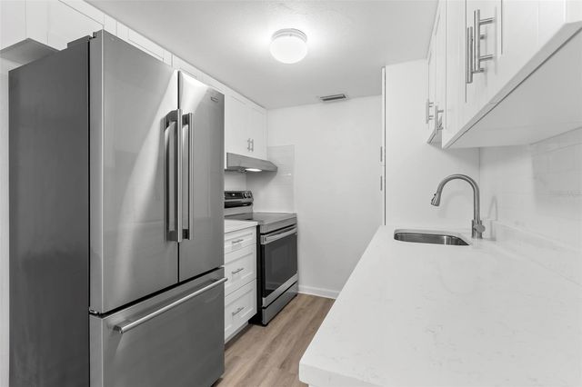 11025 2ND STREET E 8, Treasure Island, FL 33706