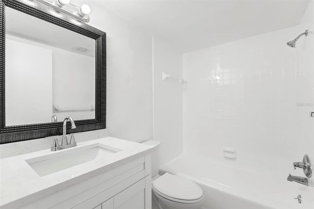 11025 2ND STREET E 8, Treasure Island, FL 33706